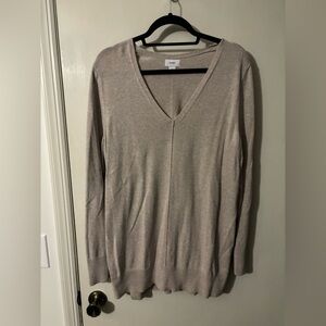 Old Navy V-Neck Sweater in Light Tan